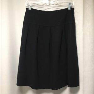 GUC St John sz 6 drop-waist soft pleat black skirt